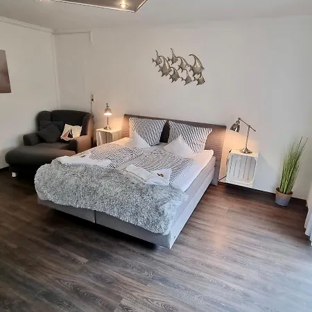 アパート Haus Kaiser Und Appartementvermietung ビューズム
